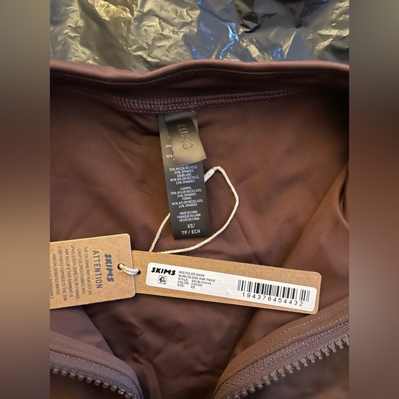 Skims recycled swim sleeveless one-piece cocoa xs - Picture 12 of 12